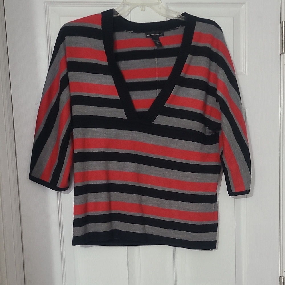 New York & Company Red, Black & Gray V-Neck Striped Sweater